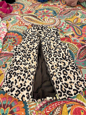 Crown & Ivy Leopard Print Quilted Puffer Vest Small
